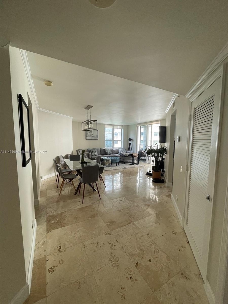 701 Brickell Key Blvd - Photo 4