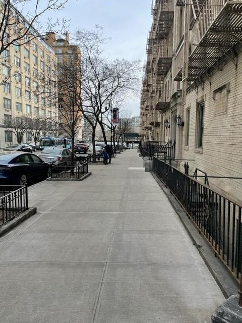 East 79th Street - Photo 6