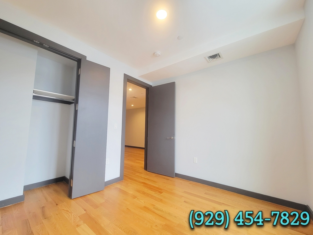 268 Metropolitan Avenue - Photo 8