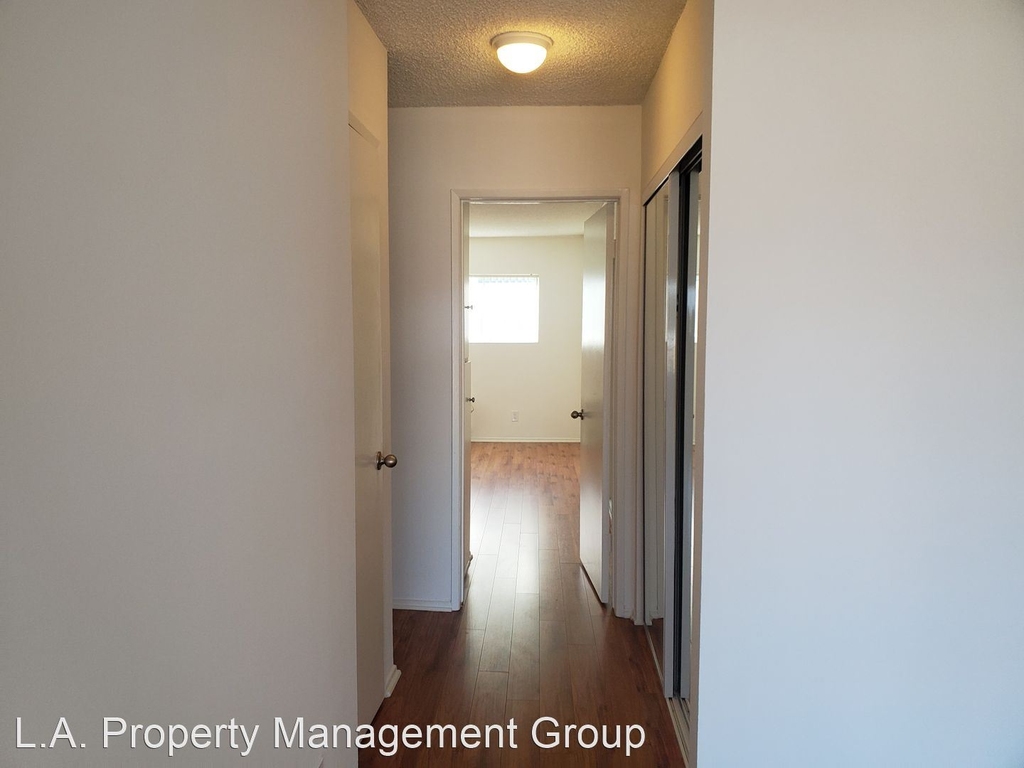 17320 Burbank Blvd. - Photo 2