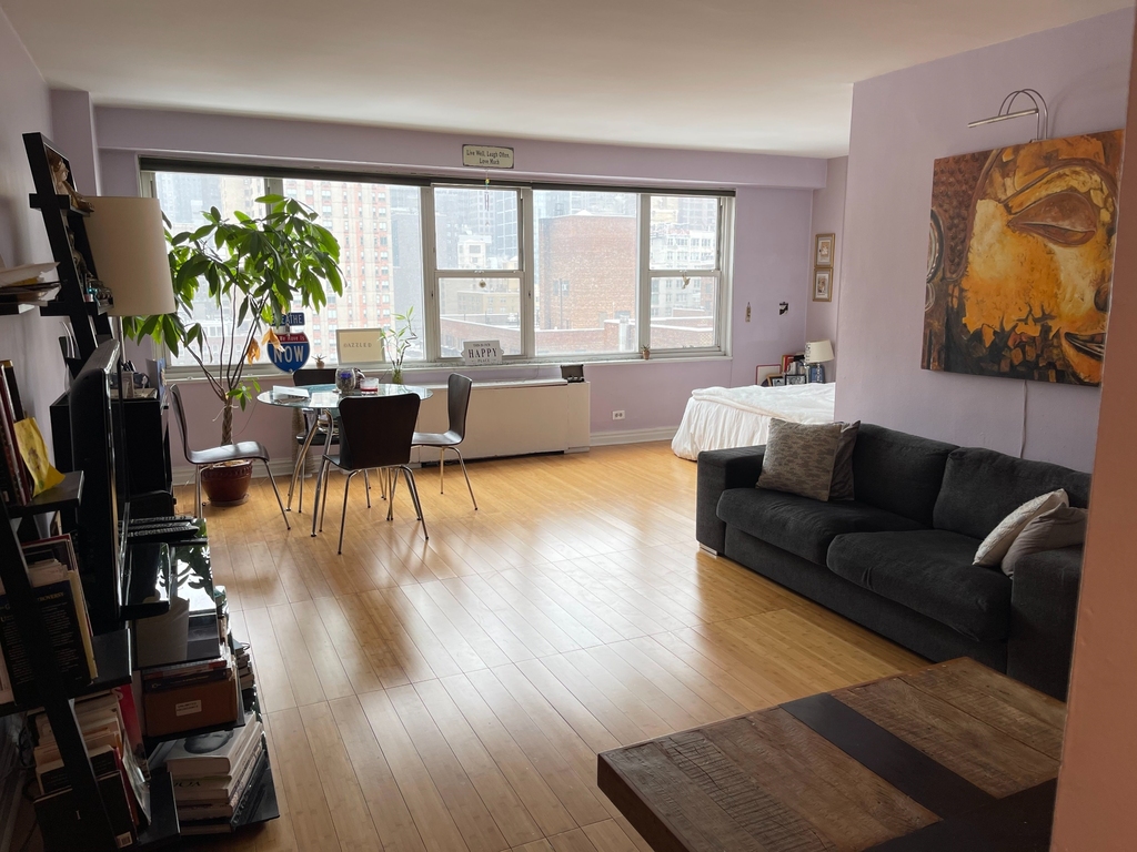 155 East 34th Street - Photo 4