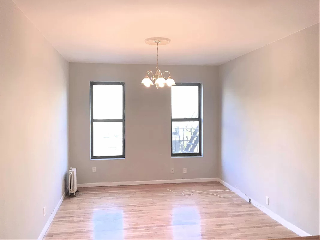 561 Lenox Avenue - Photo 4