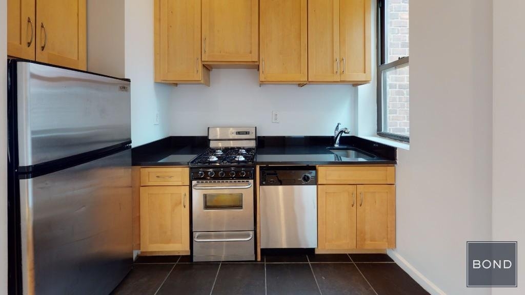 417 East 65th Street - Photo 1