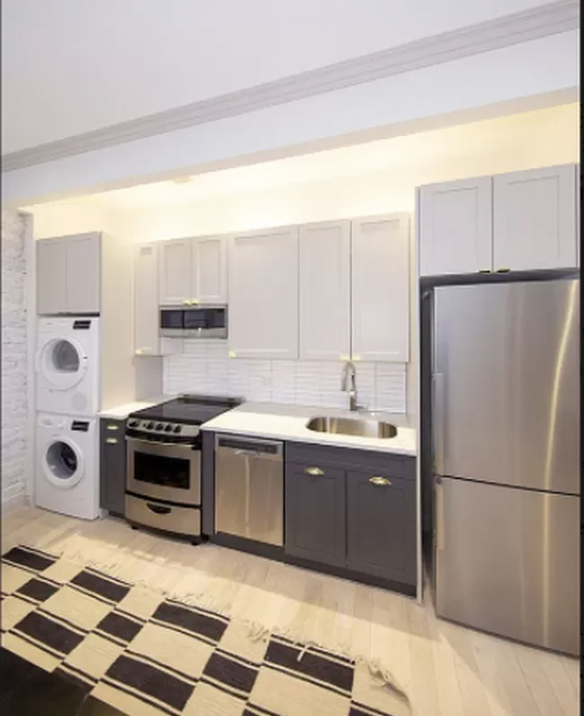 51 West 11th Street - Photo 1