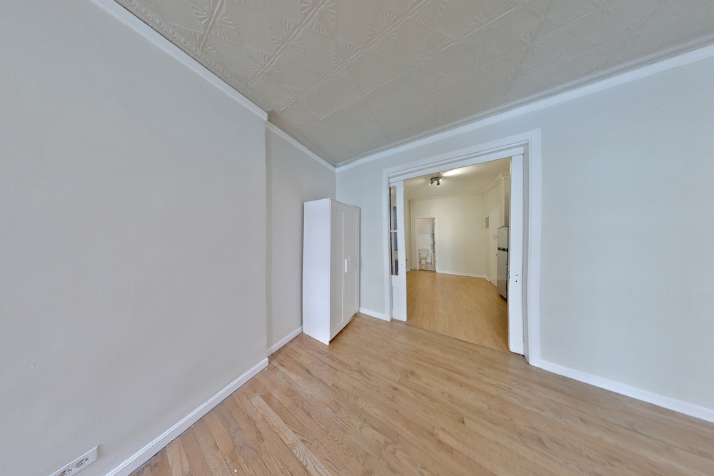 607 East 11th Street - Photo 10