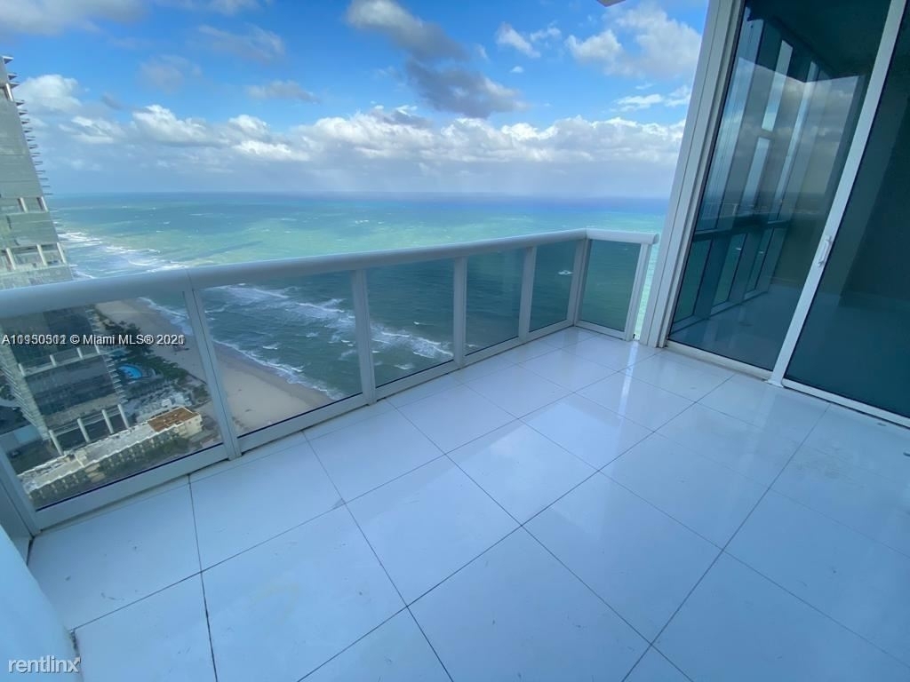 18201 Collins Ave # 5402 - Photo 8