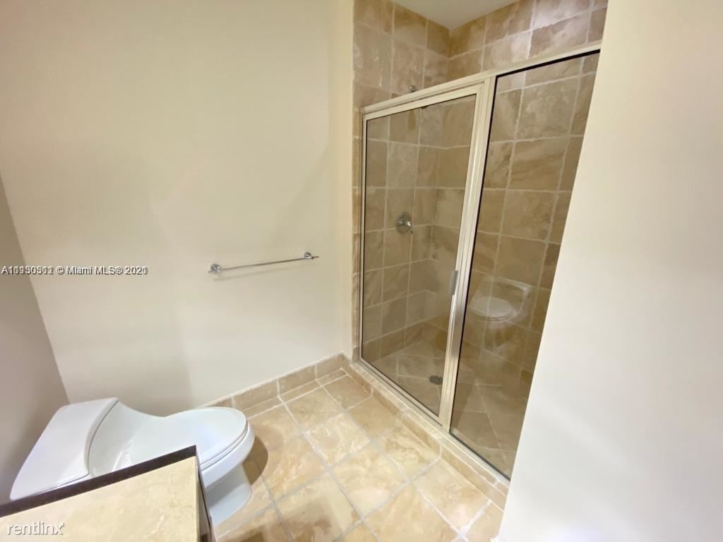 18201 Collins Ave # 5402 - Photo 7