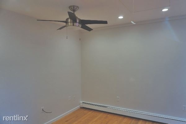 27 Lambert St #1r - Photo 9