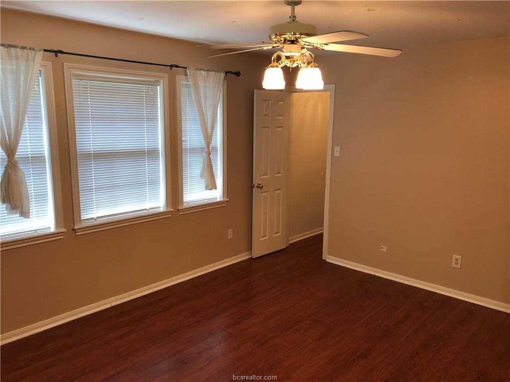 4903 Bay Oaks Court - Photo 6