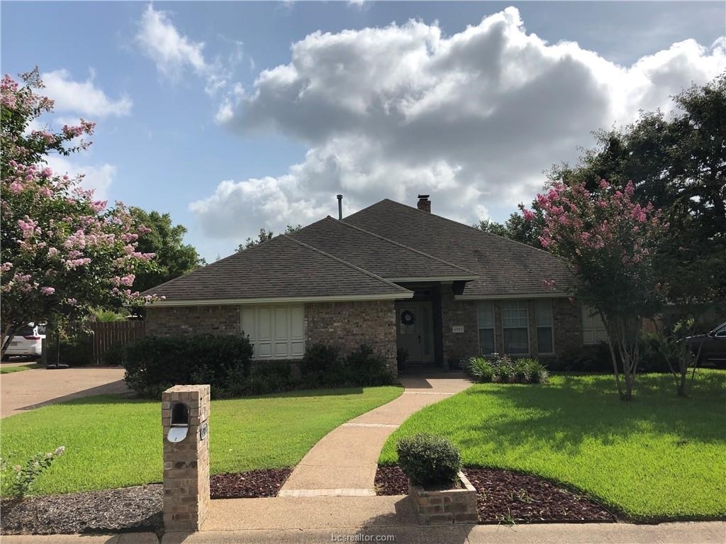 4903 Bay Oaks Court - Photo 0