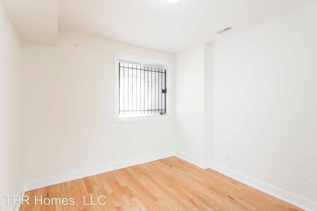 1706 Fontain St - Photo 12