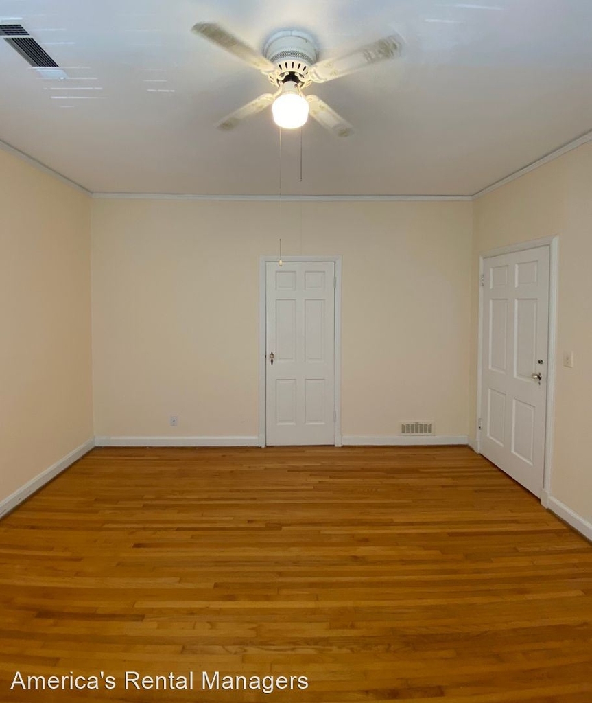 2205 Country Club Drive - Photo 21