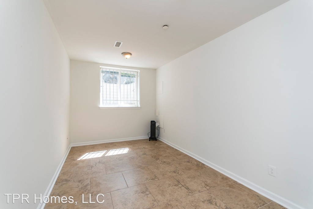 2353 N Park Ave - Photo 10