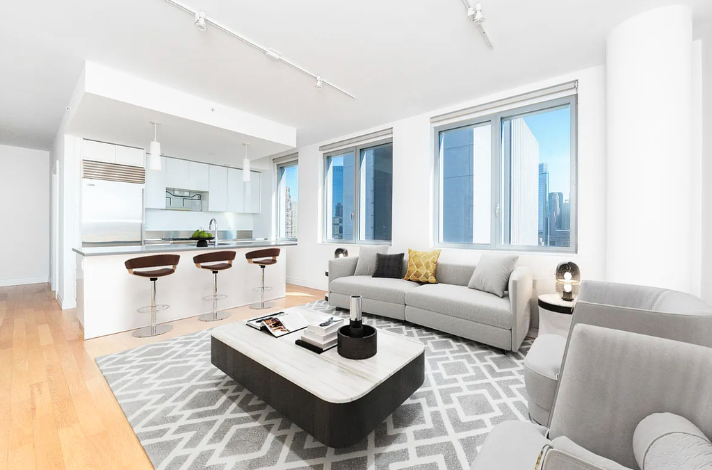 554 West 54th Street - Photo 6