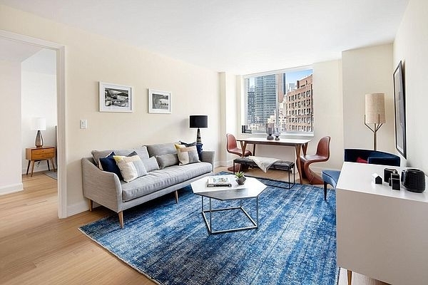 E 54th St - No fee - Luxury/Condo-like Finishes - Photo 0