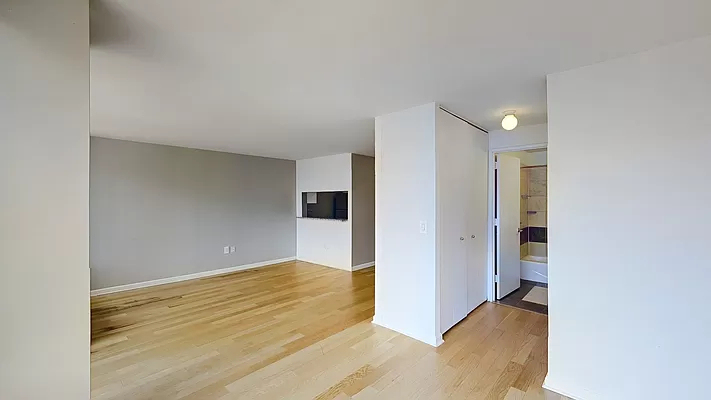 240 East 86th Street - Photo 2