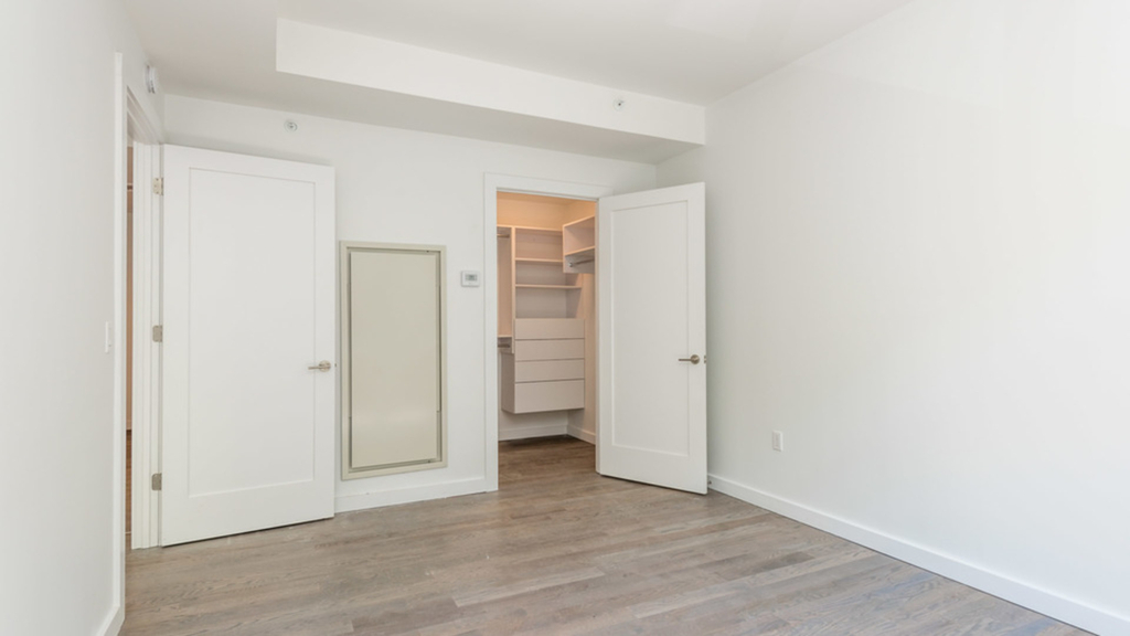 125 Parkside Ave - Unit: 8E - Photo 8