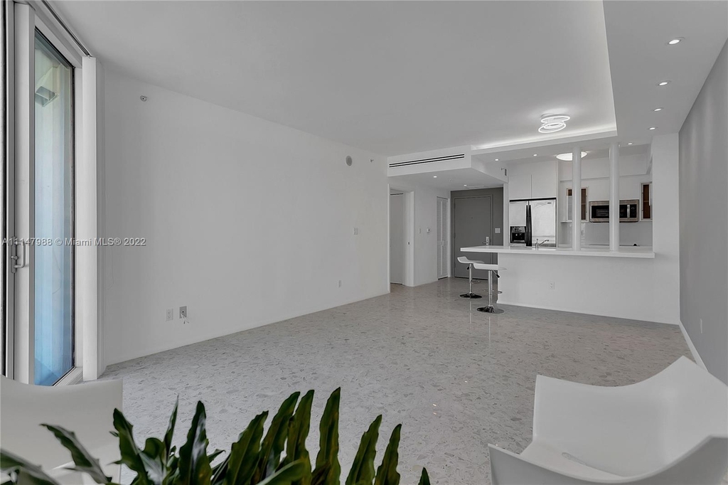 325 S Biscayne Blvd - Photo 6