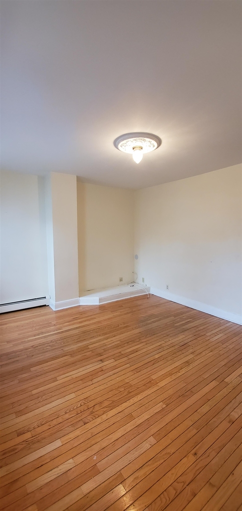 303 Webster Ave - Photo 8