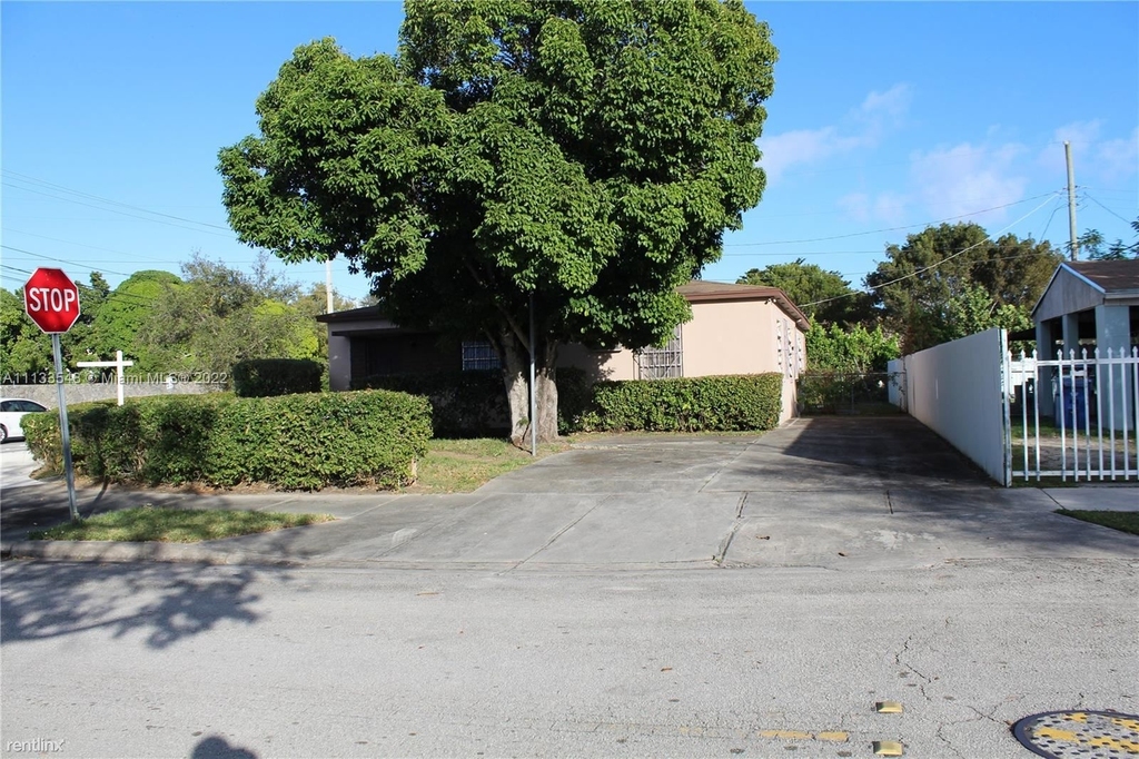 6401 Sw 57th Pl - Photo 2