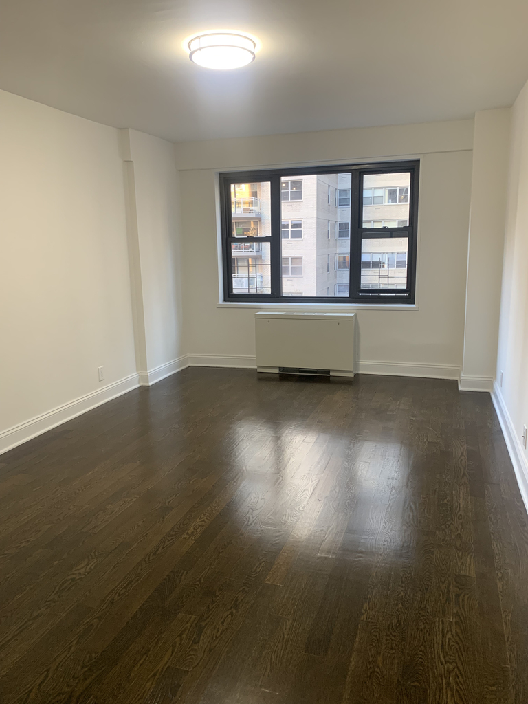 405 East 56th Street - Photo 3