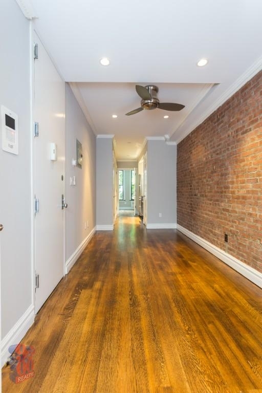 321 West 16th Street - Photo 2