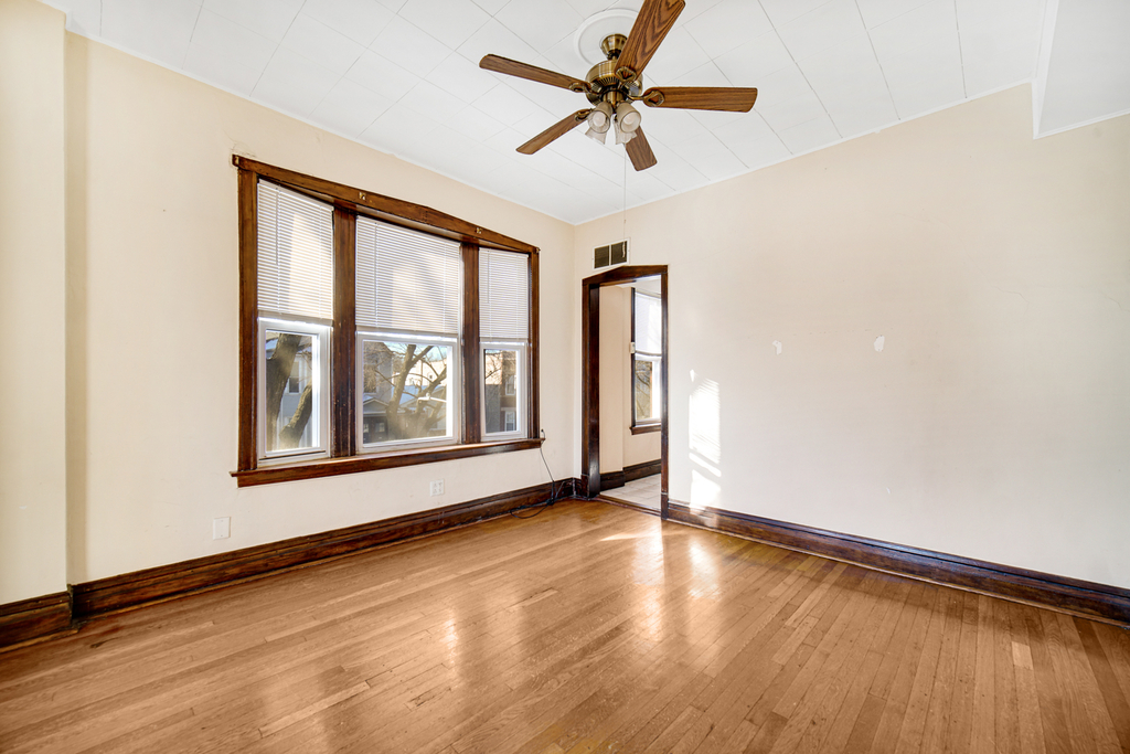 2307 North Hamlin Avenue - Photo 8