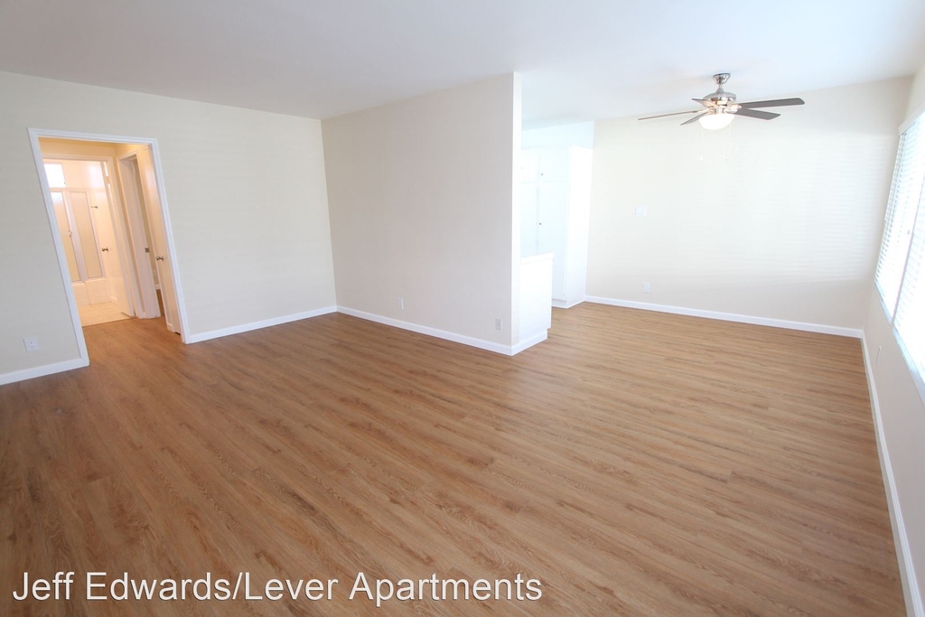 4800 Woodley Ave. - Photo 2