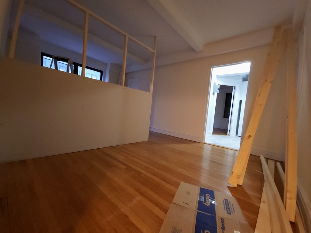 455 West 34th Street - Photo 2