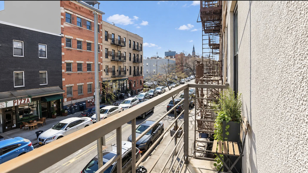 24 Havemeyer Street - Photo 1