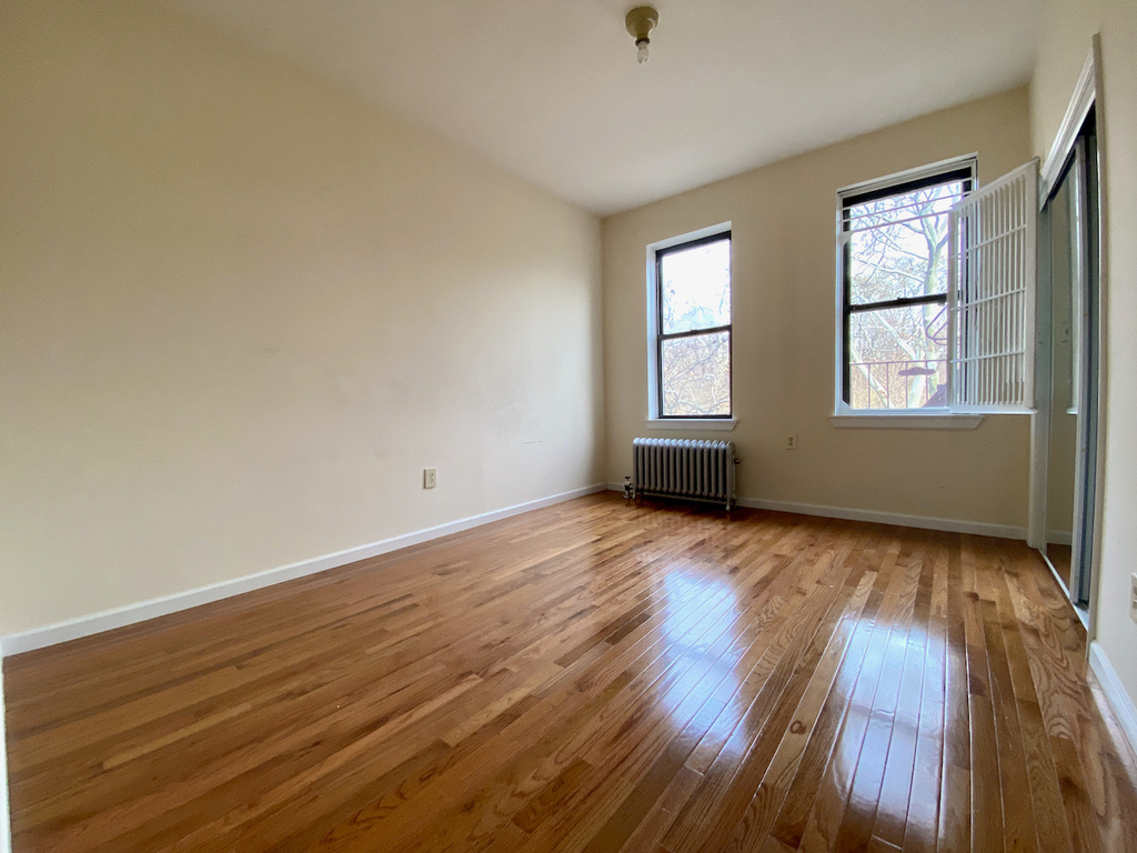 4500 Broadway - Photo 2