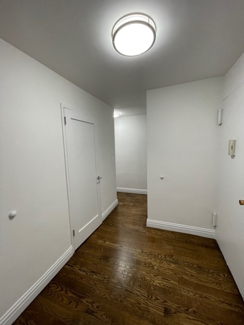 405 East 56th Street - Photo 5