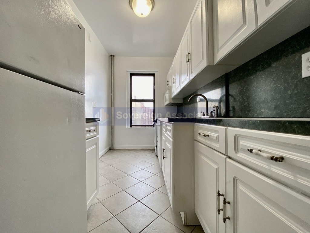 590 Fort Washington Avenue - Photo 3