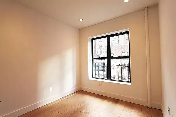 401 East 50th Street - Photo 1