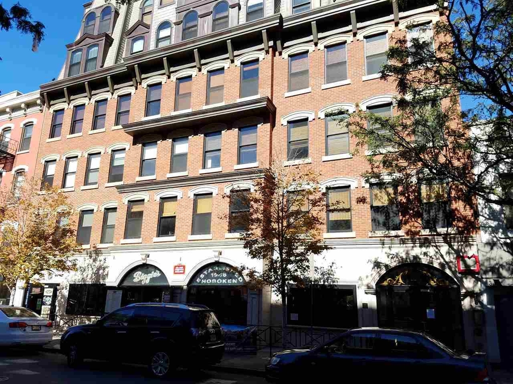 36-42 Newark St - Photo 9