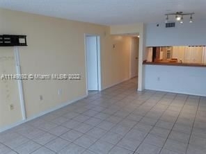 555 Ne 15th St 33h - Photo 2