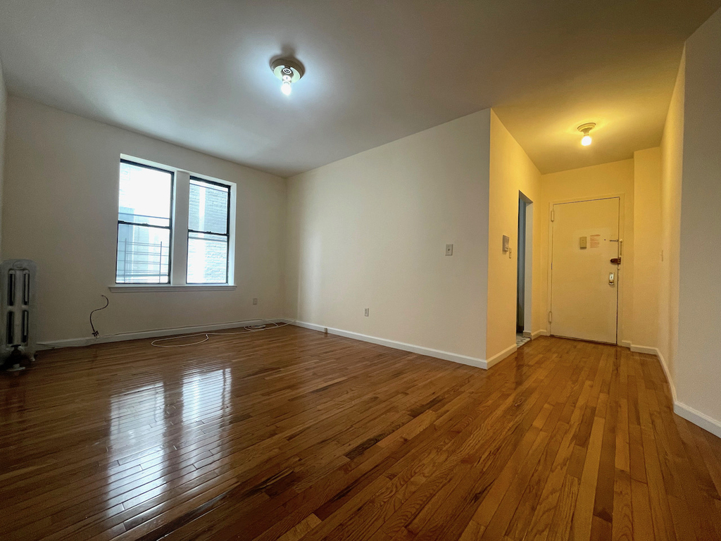 4500 Broadway - Photo 4