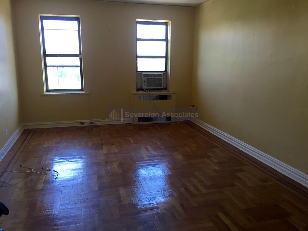 560 West 218th Street - Photo 5