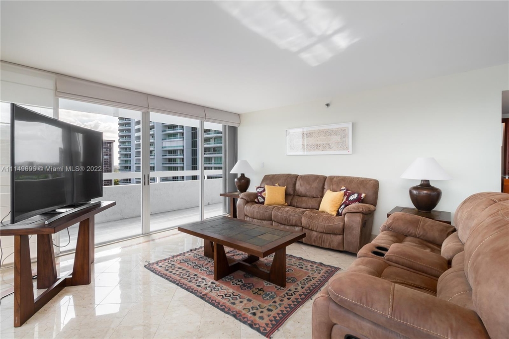 1627 Brickell Ave - Photo 9