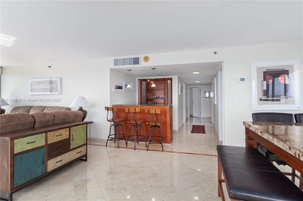 1627 Brickell Ave - Photo 10