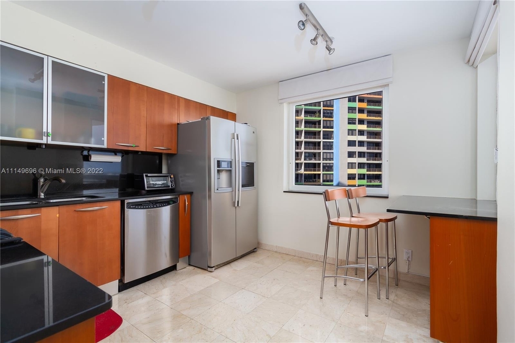 1627 Brickell Ave - Photo 23