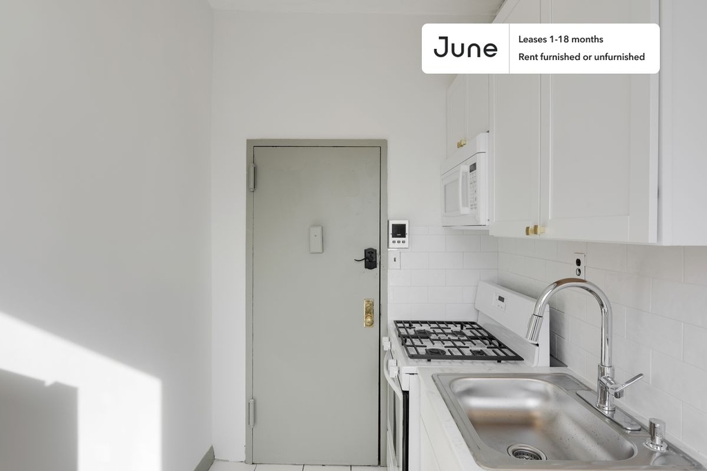 824 9th Avenue - Photo 1