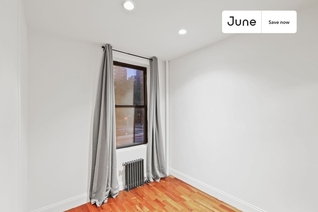 345 East 21st Street - Photo 14