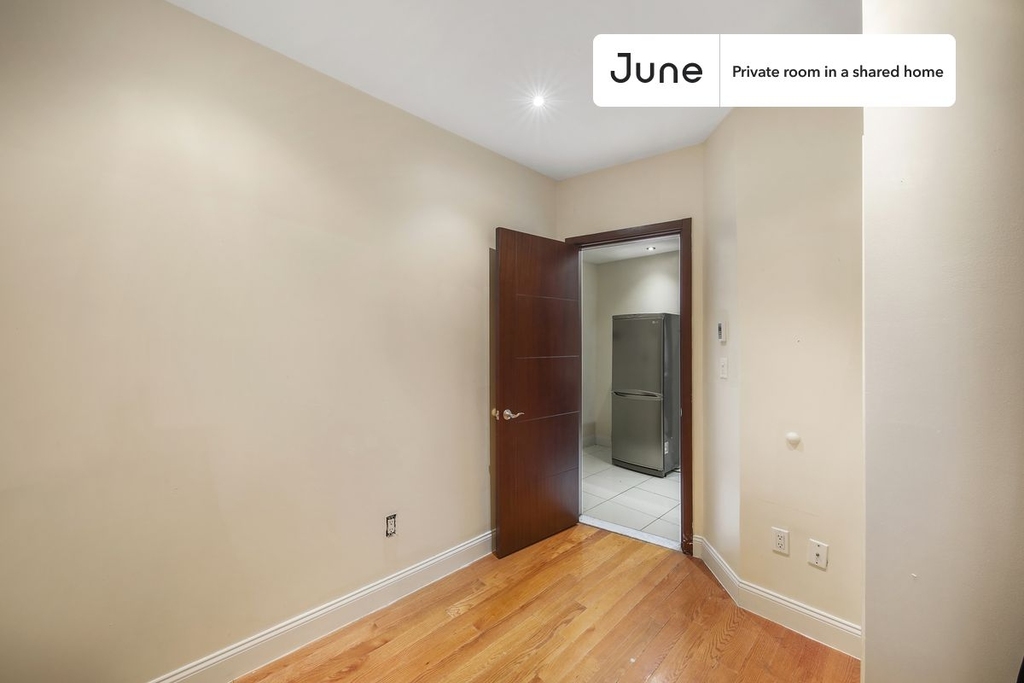 235 West 109th Street - Photo 6