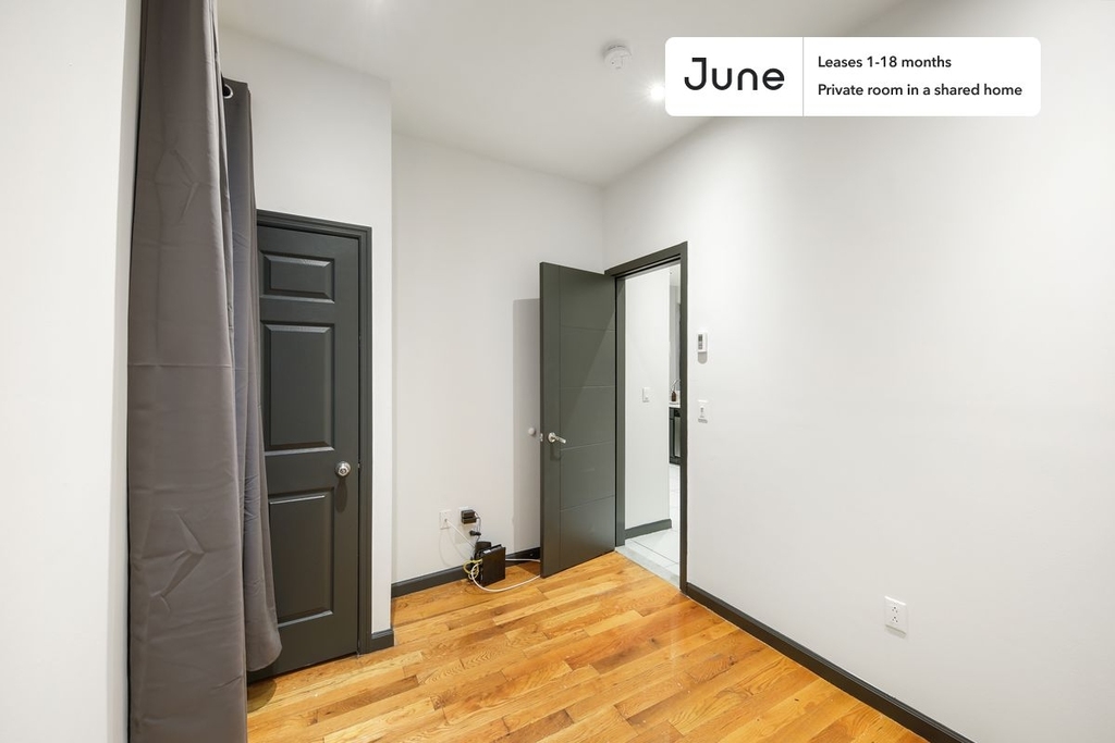 172 West 107th Street - Photo 9