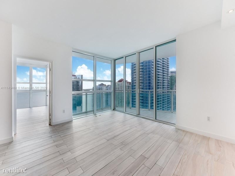 951 Brickell Ave 3110 - Photo 4