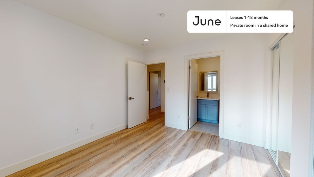 1233 West 39th Place - Photo 6