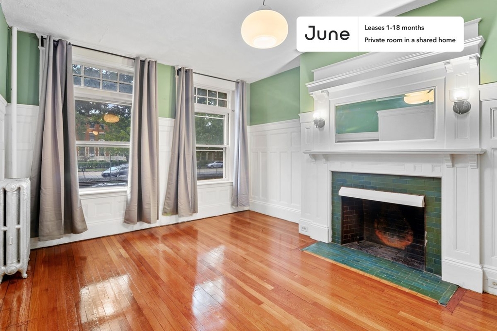 1905 Beacon Street - Photo 0