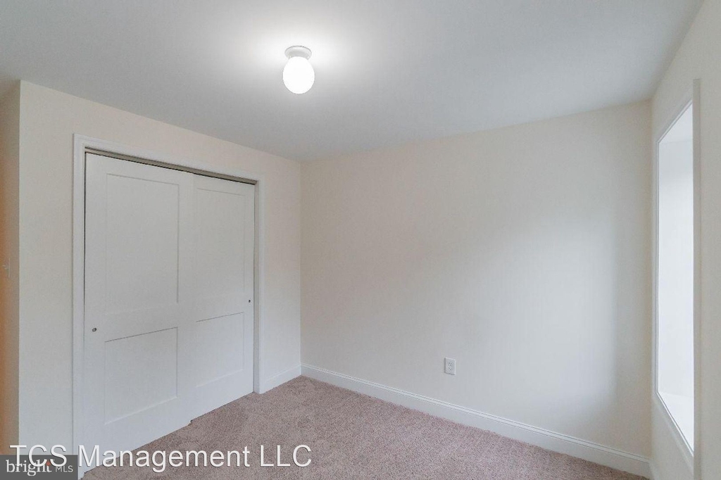 249 East Elm Street - Photo 18