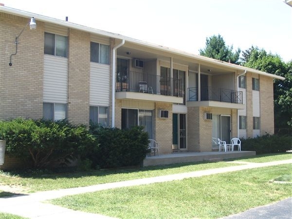 544 Denway Cir Apt 9 - Photo 3